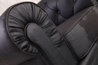 Chesterfield sofa (2-seater)